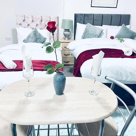 1 Bed Apartment Бирмингам Екстериор снимка