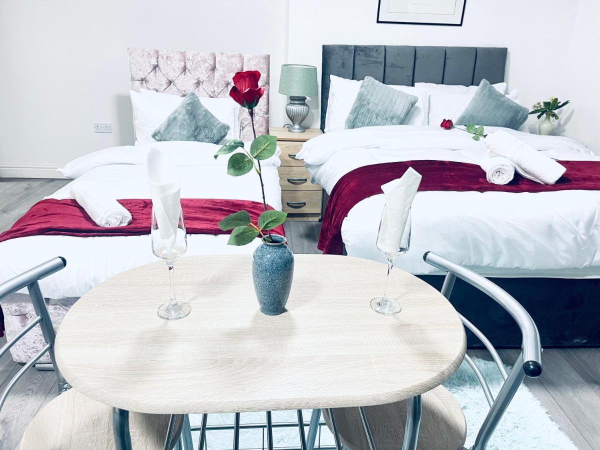 1 Bed Apartment Бирмингам Екстериор снимка