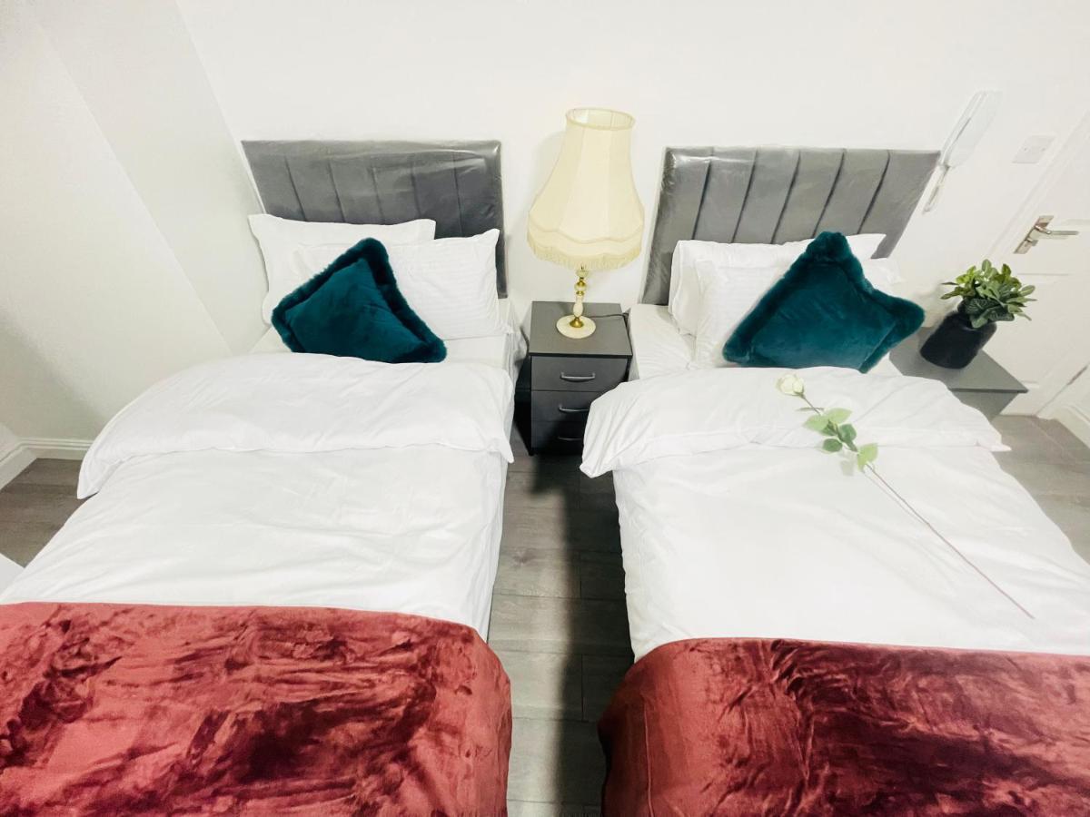 1 Bed Apartment Бирмингам Екстериор снимка