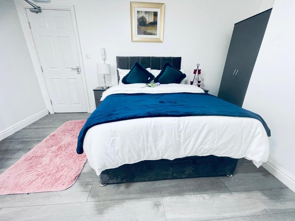 1 Bed Apartment Бирмингам Екстериор снимка