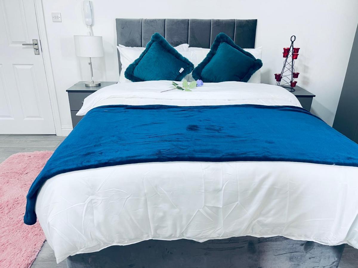 1 Bed Apartment Бирмингам Екстериор снимка