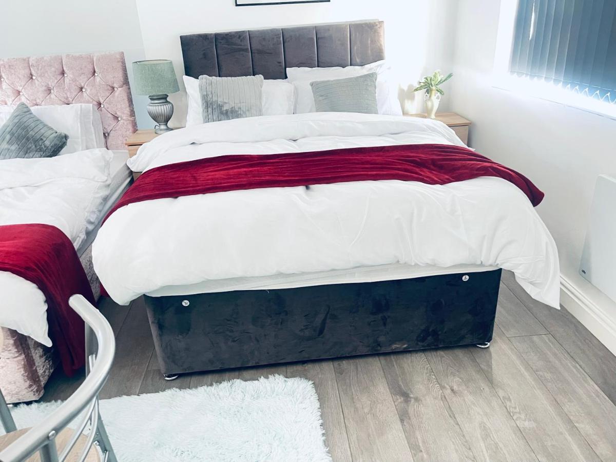1 Bed Apartment Бирмингам Екстериор снимка