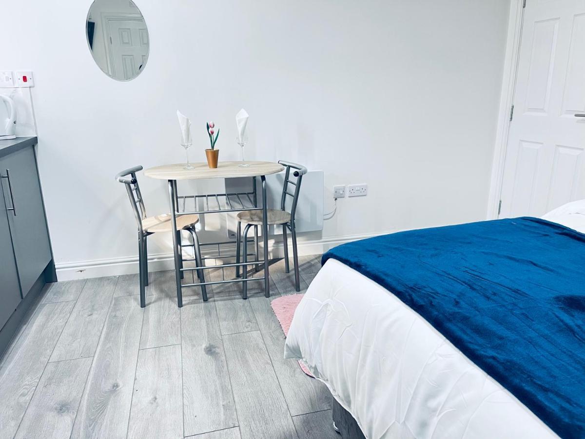 1 Bed Apartment Бирмингам Екстериор снимка